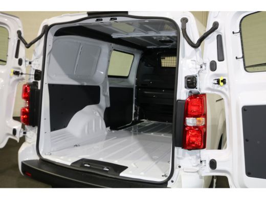 Peugeot e-Expert EV L3 75 kWh Airco Navigatie Trekhaak ActivLease financial lease