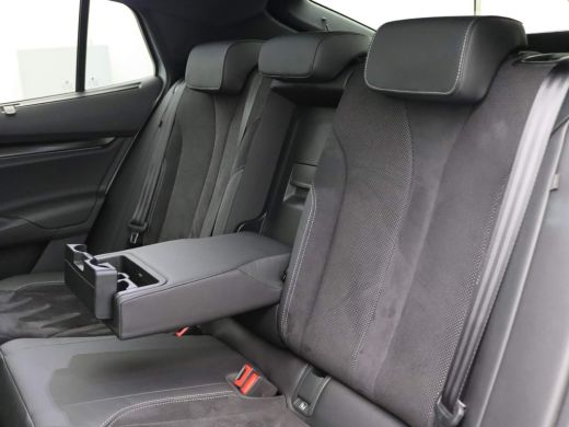 Skoda ENYAQ Coupé iV 80 Sportline 204PK 360 gr. camera, panoramadak, head-up, Canton sound, elek. stoelen, winterpakke... ActivLease financial lease