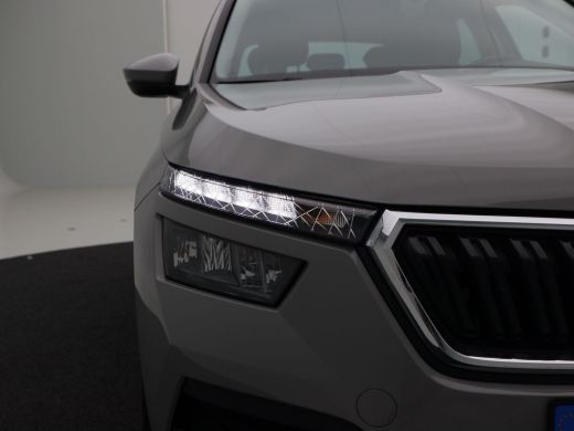 Skoda Kamiq 1.0 TSi 110 Pk Ambition | Climate Controle | 17 Inch | Privacy Glass | Carplay | Parkeersensoren ... ActivLease financial lease