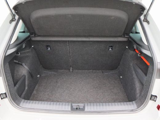 Skoda Kamiq 1.0 TSi 110 Pk Ambition | Climate Controle | 17 Inch | Privacy Glass | Carplay | Parkeersensoren ... ActivLease financial lease