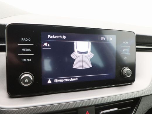 Skoda Kamiq 1.0 TSi 110 Pk Ambition | Climate Controle | 17 Inch | Privacy Glass | Carplay | Parkeersensoren ... ActivLease financial lease