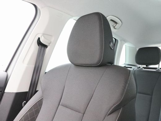 Skoda Kamiq 1.0 TSi 110 Pk Ambition | Climate Controle | 17 Inch | Privacy Glass | Carplay | Parkeersensoren ... ActivLease financial lease