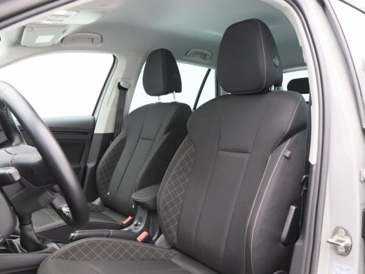 Skoda Kamiq 1.0 TSi 110 Pk Ambition | Climate Controle | 17 Inch | Privacy Glass | Carplay | Parkeersensoren ... ActivLease financial lease