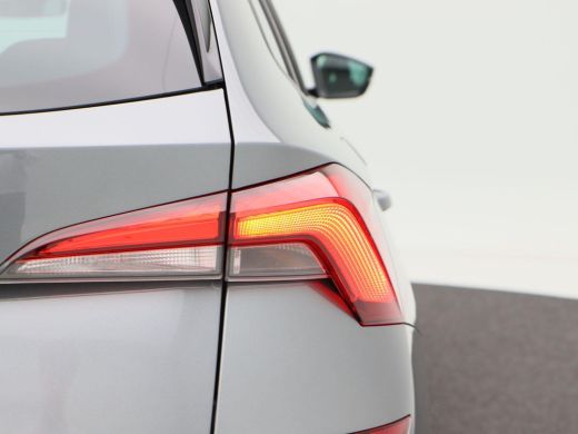 Skoda Kamiq 1.0 TSi 110 Pk Automaat Ambition | Adaptive Cruise | CarPlay | Bluetooth | Stoelverwarming | Acht... ActivLease financial lease