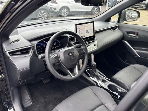Toyota Corolla Cross Hybrid 200 Executive AWD **STUUR EN STOELVERWARMING/ 360 GRADEN CAMERA/ DODEHOEK DETECTIE/ 36 MAA... ActivLease financial lease