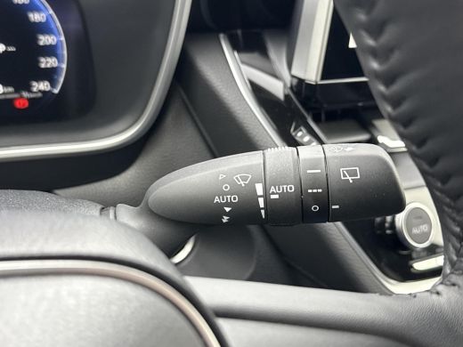 Toyota Corolla Cross Hybrid 200 Executive AWD **STUUR EN STOELVERWARMING/ 360 GRADEN CAMERA/ DODEHOEK DETECTIE/ 36 MAA... ActivLease financial lease