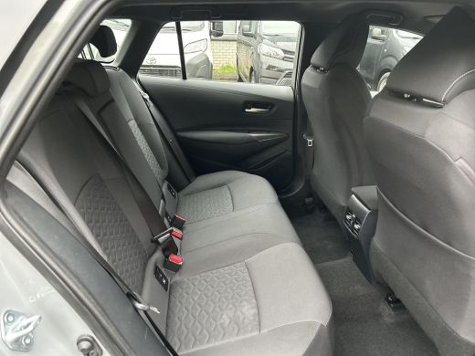 Toyota Corolla Touring Sports 1.2 Turbo Active ActivLease financial lease