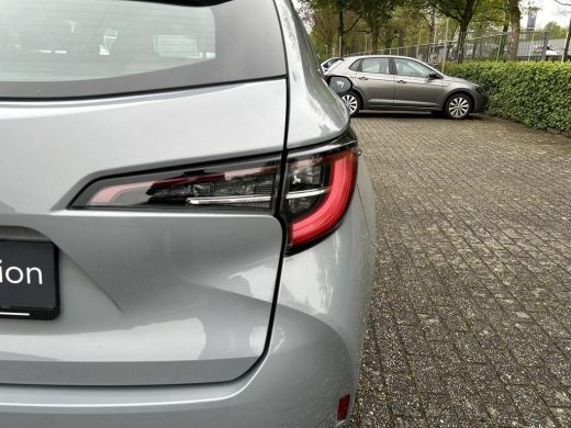Toyota Corolla Touring Sports 1.2 Turbo Active ActivLease financial lease