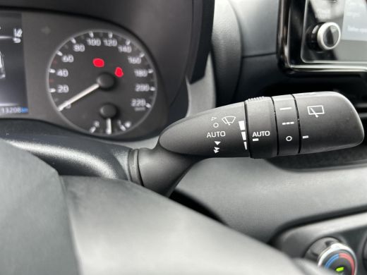 Toyota Yaris 1.5 VVT-i Active ActivLease financial lease