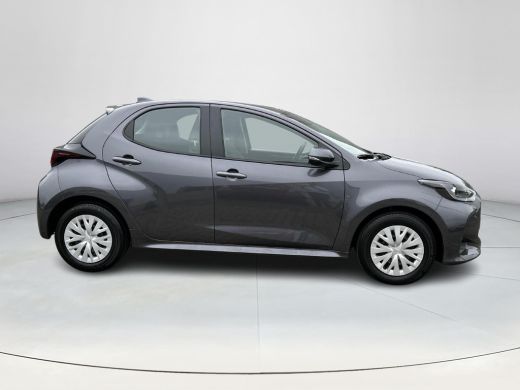 Toyota Yaris 1.5 VVT-i Active ActivLease financial lease