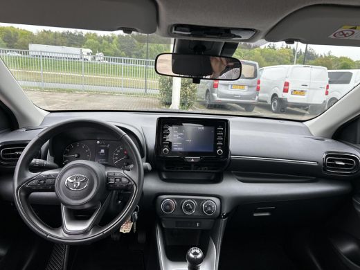 Toyota Yaris 1.5 VVT-i Active ActivLease financial lease