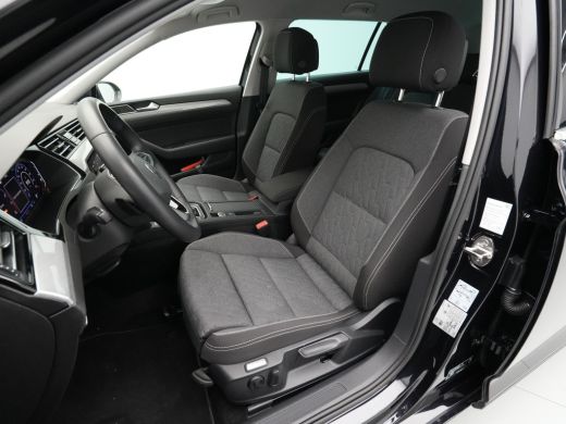 Volkswagen Passat Variant 1.5 TSI 150pk DSG Business Navigatie Camera Virtual Cockpit Acc 60 ActivLease financial lease