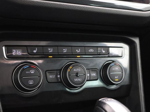 Volkswagen Tiguan 2.0 TDI 150 PK DSG *BTW* R-LINE HIGHLINE + PANORAMA | TREKHAAK | VIRTUAL COCKPIT | MASSAGE | ADAP... ActivLease financial lease