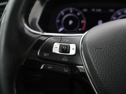 Volkswagen Tiguan 2.0 TDI 150 PK DSG *BTW* R-LINE HIGHLINE + PANORAMA | TREKHAAK | VIRTUAL COCKPIT | MASSAGE | ADAP... ActivLease financial lease