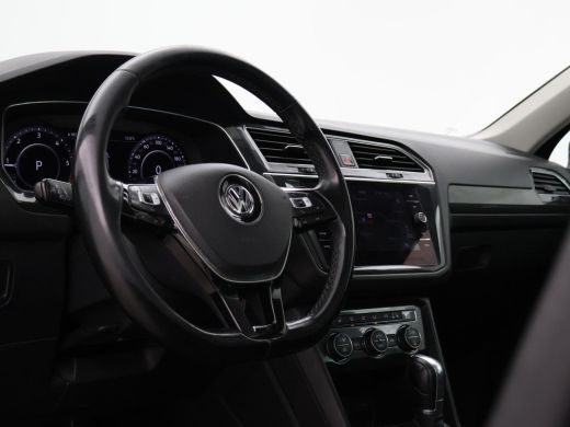 Volkswagen Tiguan 2.0 TDI 150 PK DSG *BTW* R-LINE HIGHLINE + PANORAMA | TREKHAAK | VIRTUAL COCKPIT | MASSAGE | ADAP... ActivLease financial lease