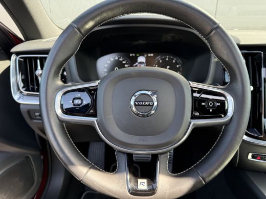 Volvo  S60 Volvo T5 R-Design | Panoramadak | Cruise Control | Camera | LED | Voorruit verwarming | Parkeerse... ActivLease financial lease