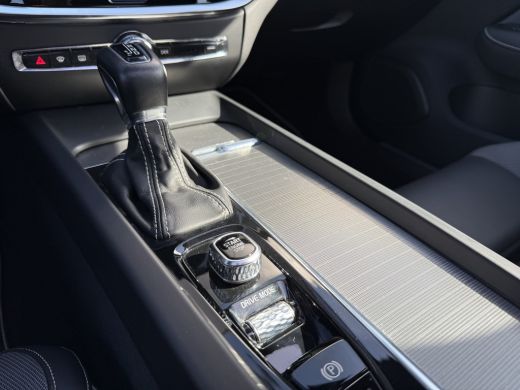 Volvo  S60 Volvo T5 R-Design | Panoramadak | Cruise Control | Camera | LED | Voorruit verwarming | Parkeerse... ActivLease financial lease