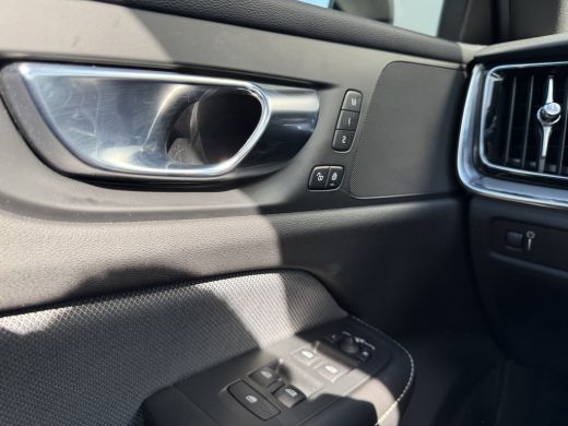 Volvo  S60 Volvo T5 R-Design | Panoramadak | Cruise Control | Camera | LED | Voorruit verwarming | Parkeerse... ActivLease financial lease