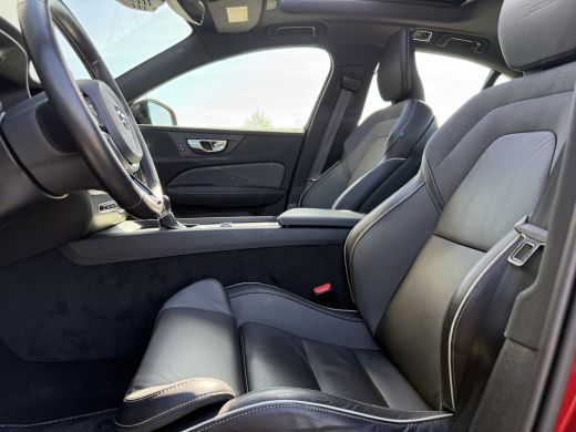 Volvo  S60 Volvo T5 R-Design | Panoramadak | Cruise Control | Camera | LED | Voorruit verwarming | Parkeerse... ActivLease financial lease