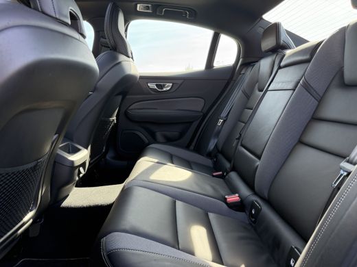 Volvo  S60 Volvo T5 R-Design | Panoramadak | Cruise Control | Camera | LED | Voorruit verwarming | Parkeerse... ActivLease financial lease