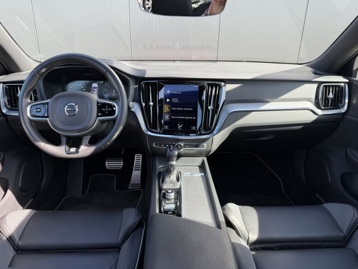 Volvo  S60 Volvo T5 R-Design | Panoramadak | Cruise Control | Camera | LED | Voorruit verwarming | Parkeerse... ActivLease financial lease