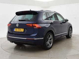 Volkswagen Tiguan 2.0 TDI 150 PK DSG *BTW* R-LINE HIGHLINE + PANORAMA | TREKHAAK | VIRTUAL COCKPIT | MASSAGE | ADAP...