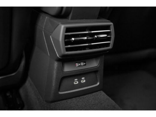 Audi A3 Sportback Audi 40 TFSI e 204pk S edition | Adaptive Cruise | Achteruitrijcamera | 18" | Optiekpak... ActivLease financial lease