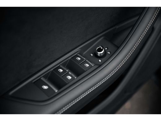 Audi A5 Cabriolet 35 TFSI S edition | Achteruitrijcamera | Stoelverwarming | 20" | Stoelen Elektrisch | N... ActivLease financial lease