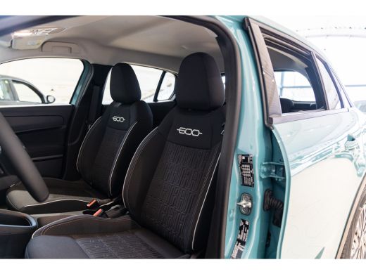 Fiat 600 Fiat 1.2 Hybrid 136 Urban Automaat | Camera | Parkeersensoren | Apple Carplay & Android Auto | Ke... ActivLease financial lease