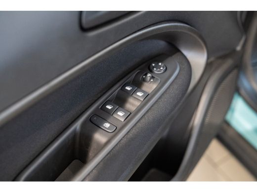 Fiat 600 Fiat 1.2 Hybrid 136 Urban Automaat | Camera | Parkeersensoren | Apple Carplay & Android Auto | Ke... ActivLease financial lease