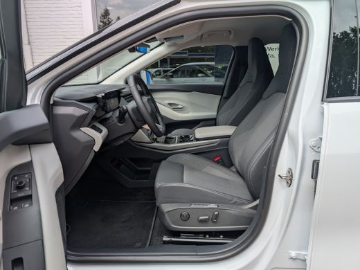 Ford Explorer Extended Range RWD 77 kWh | Elek. Trekhaak | Adap. Cruise | Camera | HUD ActivLease financial lease