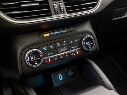Ford FOCUS Wagon 1.0 EcoBoost Titanium Business Automaat (PANORAMADAK, APPLE CARPLAY, GROOT NAVI, STUUR/STOELVERWA... ActivLease financial lease