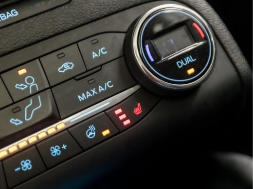 Ford FOCUS Wagon 1.0 EcoBoost Titanium Business Automaat (PANORAMADAK, APPLE CARPLAY, GROOT NAVI, STUUR/STOELVERWA... ActivLease financial lease