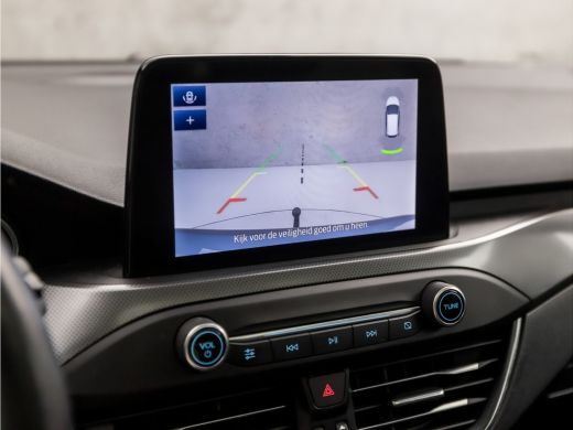 Ford FOCUS Wagon 1.0 EcoBoost Titanium Business Automaat (PANORAMADAK, APPLE CARPLAY, GROOT NAVI, STUUR/STOELVERWA... ActivLease financial lease