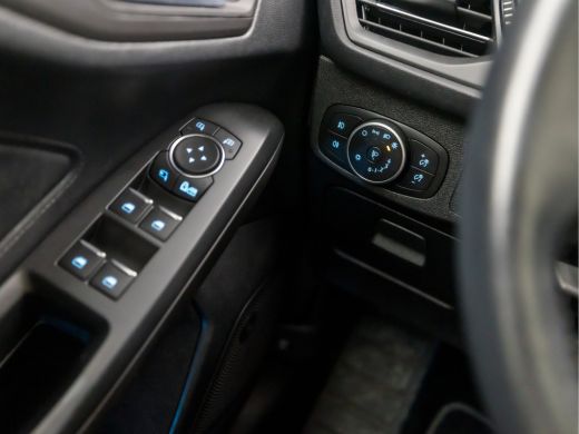 Ford FOCUS Wagon 1.0 EcoBoost Titanium Business Automaat (PANORAMADAK, APPLE CARPLAY, GROOT NAVI, STUUR/STOELVERWA... ActivLease financial lease