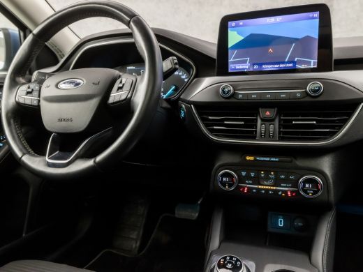Ford FOCUS Wagon 1.0 EcoBoost Titanium Business Automaat (PANORAMADAK, APPLE CARPLAY, GROOT NAVI, STUUR/STOELVERWA... ActivLease financial lease