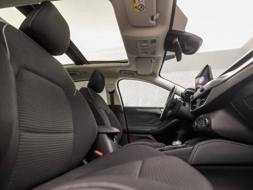 Ford FOCUS Wagon 1.0 EcoBoost Titanium Business Automaat (PANORAMADAK, APPLE CARPLAY, GROOT NAVI, STUUR/STOELVERWA... ActivLease financial lease