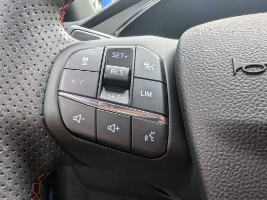 Ford Kuga Ford | Adap. Cruise | Winter Pack | AGR stoelen | Trekhaak (2.100kg trekgewicht) | Fabrieksgarant... ActivLease financial lease