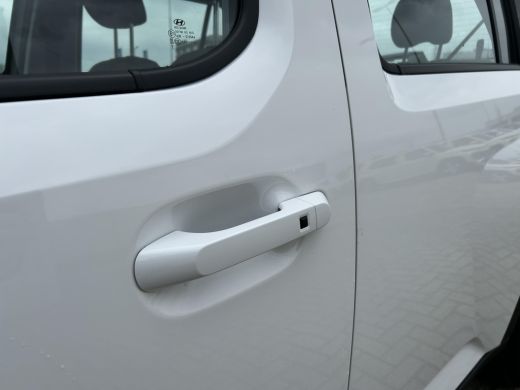 Hyundai Inster E-Motion 49 kWh | Achteruitrijcamera | Adaptieve Cruise Control | Climate Control | Elektrisch ve... ActivLease financial lease