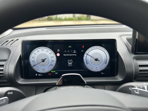 Hyundai Inster E-Motion 49 kWh | Achteruitrijcamera | Adaptieve Cruise Control | Climate Control | Elektrisch ve... ActivLease financial lease