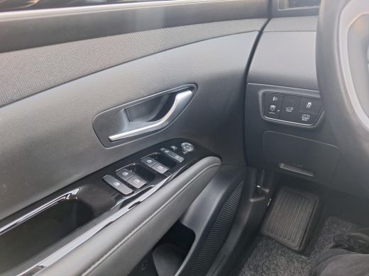Hyundai Tucson 1.6 T-GDI HEV Comfort Smart | Rijklaarprijs! | Trekhaak 1.650kg! | Climate Control 3 zone | Adapt... ActivLease financial lease