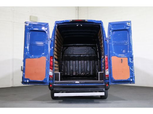 Iveco Daily 35S12 L2 H2 ActivLease financial lease