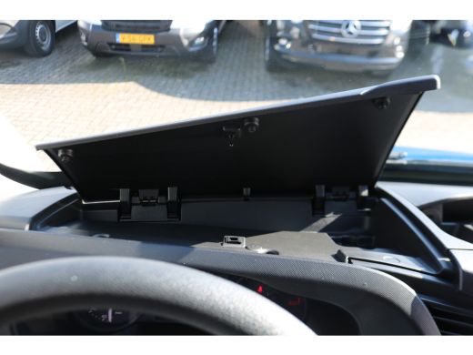 Iveco Daily 35S12 L2 H2 ActivLease financial lease