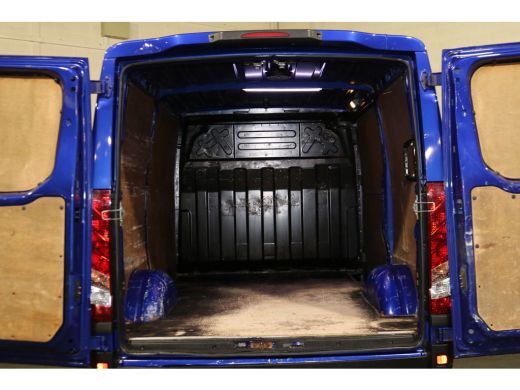 Iveco Daily 35S15 3.0 150pk L1 H1 Airco 3.5T Trekhaak ActivLease financial lease