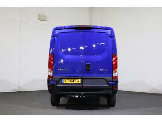 Iveco Daily 35S15 3.0 150pk L1 H1 Airco 3.5T Trekhaak ActivLease financial lease