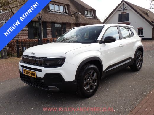 Jeep Avenger Longitude 54kWh KEYLESS/DAB/CARPLAY/LED/NAVIGATIE Jeep Avenger Longitude 54kWh KEYLESS/DAB/CARPLAY/LED/NAVIGATIE