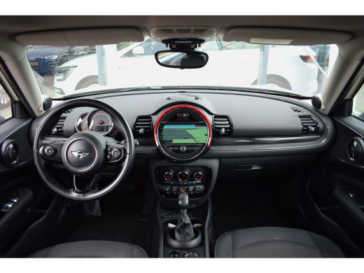 Mini Clubman 1.5 Cooper Pepper Serious Business | Automaat | H/K | 17" LM | Cruise ActivLease financial lease