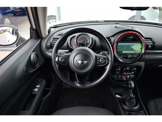 Mini Clubman 1.5 Cooper Pepper Serious Business | Automaat | H/K | 17" LM | Cruise ActivLease financial lease