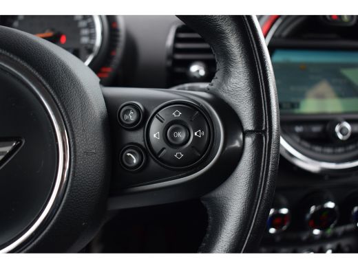 Mini Clubman 1.5 Cooper Pepper Serious Business | Automaat | H/K | 17" LM | Cruise ActivLease financial lease