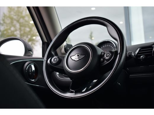 Mini Clubman 1.5 Cooper Pepper Serious Business | Automaat | H/K | 17" LM | Cruise ActivLease financial lease